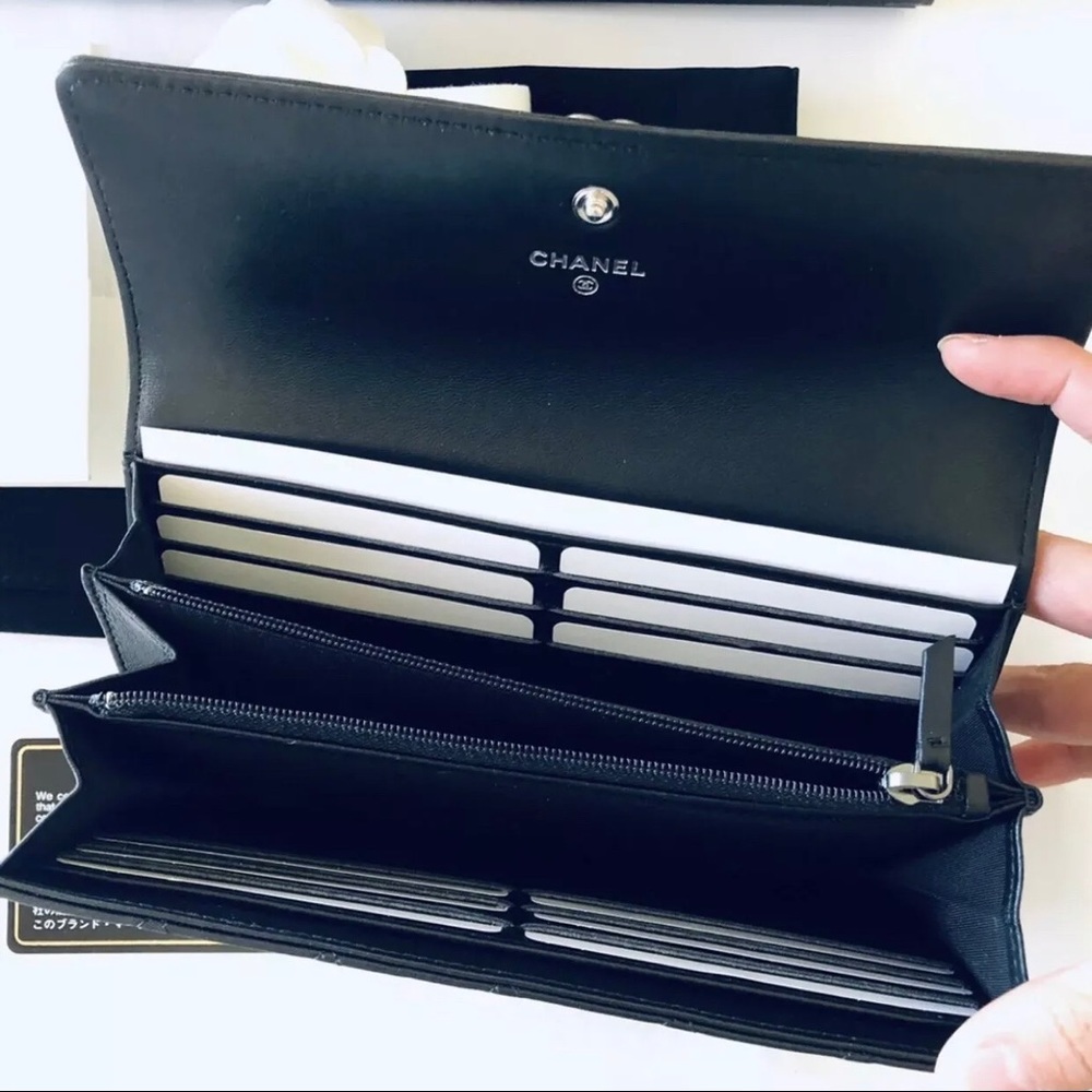 AUTHENTIC Chanel Black Quilted Lambskin Wallet - Picture 5 of 7